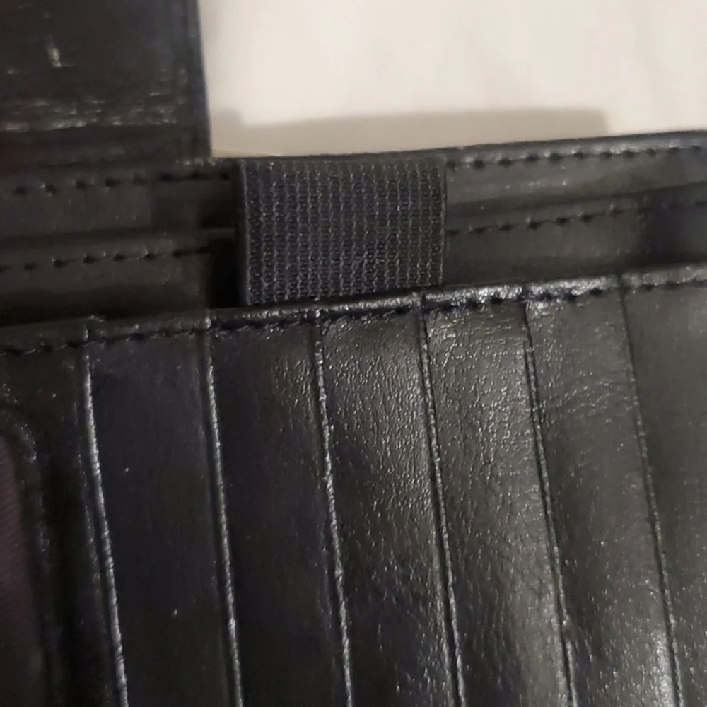 FOSSIL GENUINE LEATHER WALLET - Picture 7 of 14
